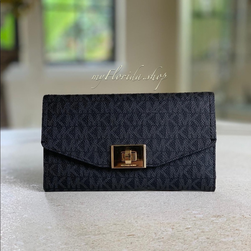 NWT❗️Michael Kors Wallet Black/Gold